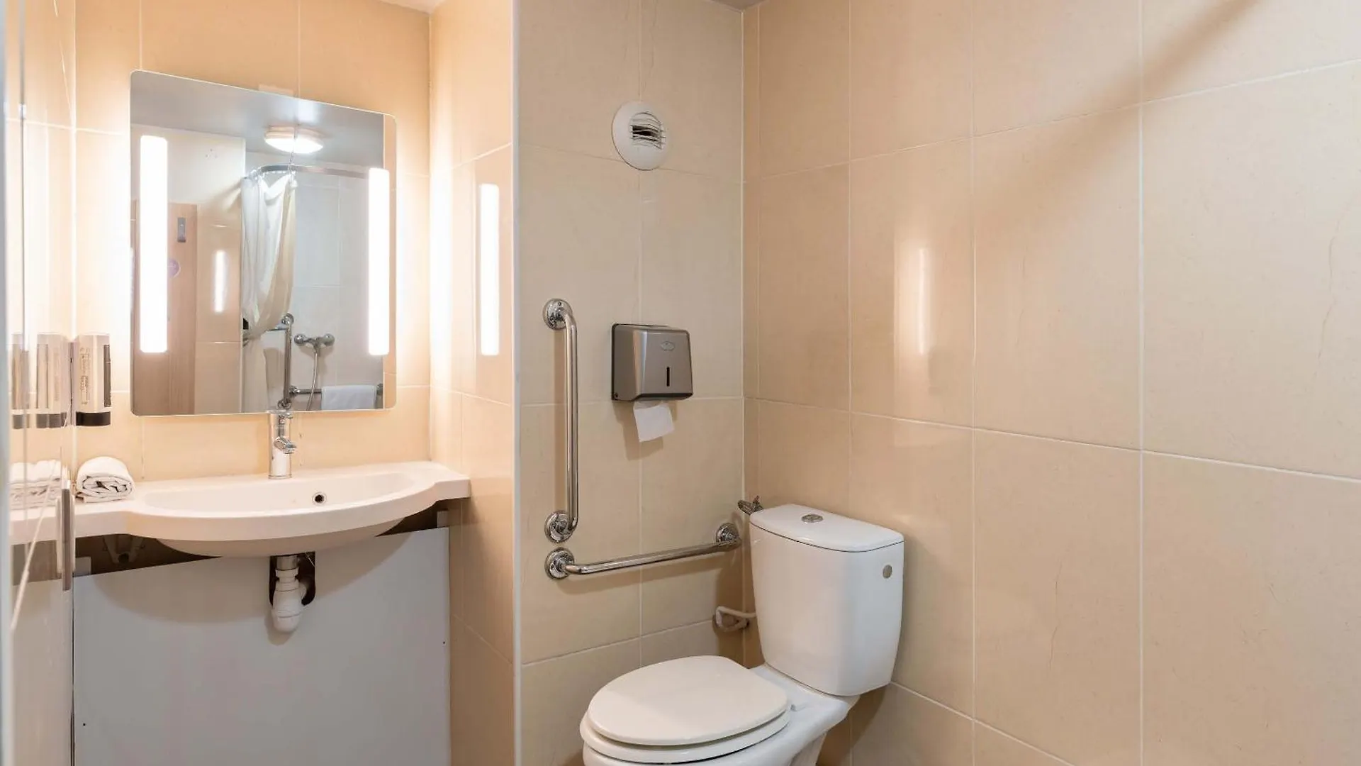 B&B Hotel Lyon St Priest 2*, Saint-Priest (Rhone) France